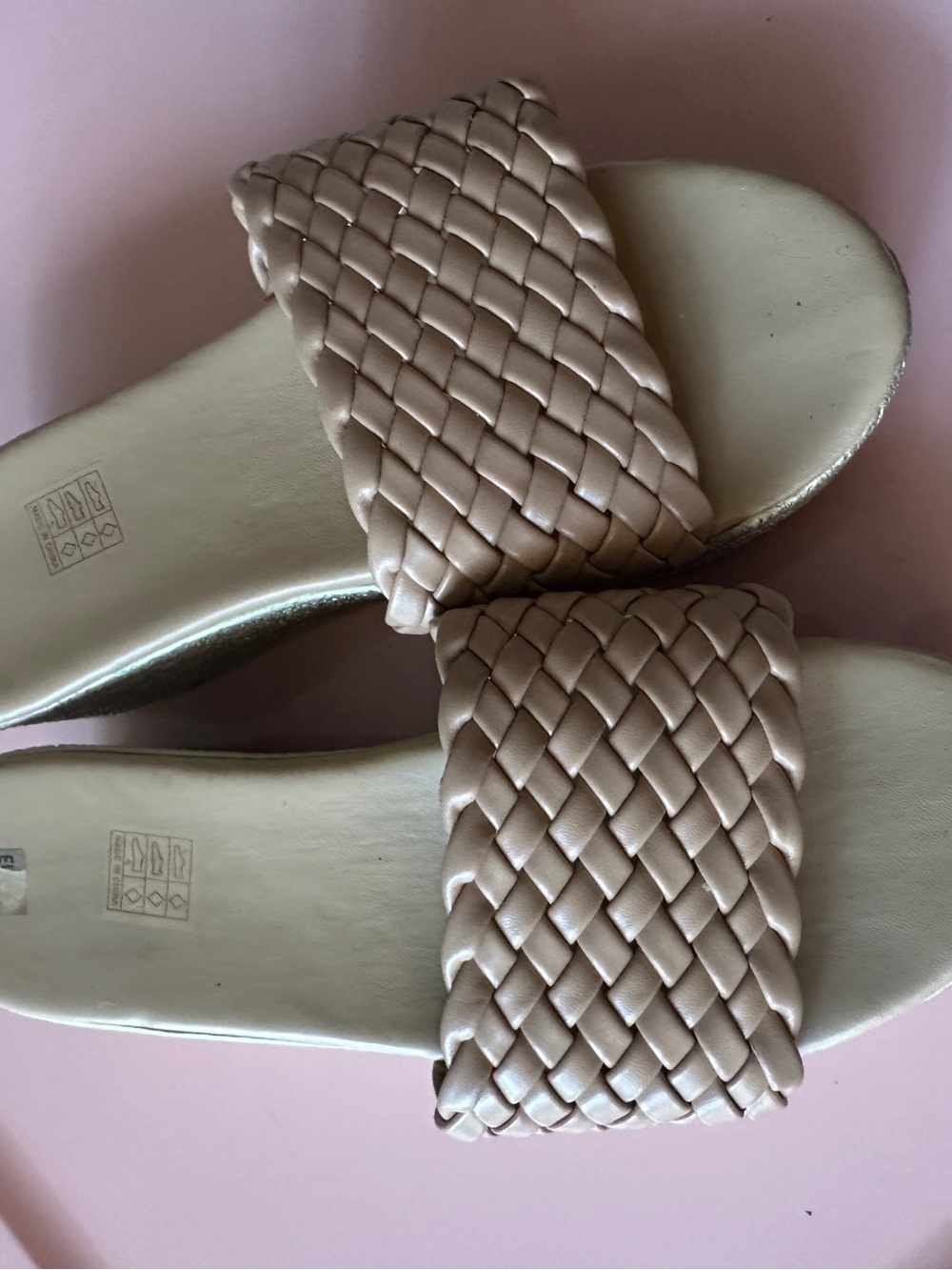 SHEIN Size 7 platform sandals good condition
